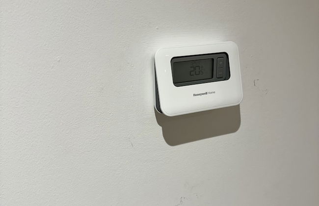 STUNNING 2 BED APARTMENT WITH PARKING - Foto 40