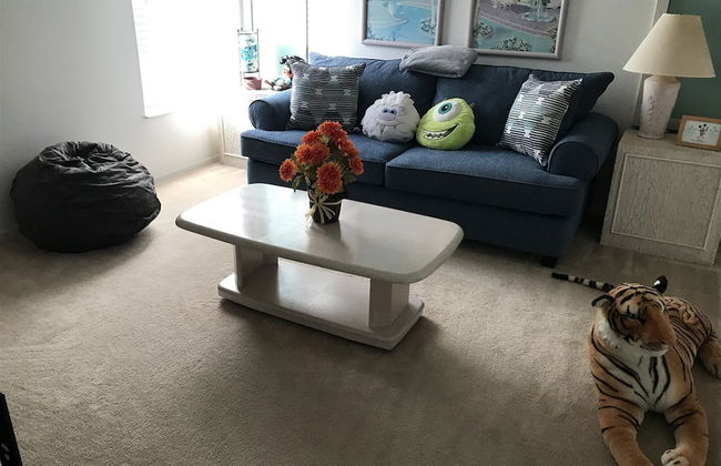 3 Bedroom Home With Private Screened Pool With Rock Waterfall Feature and Gameroom by Florida Dream Homes - Foto 16