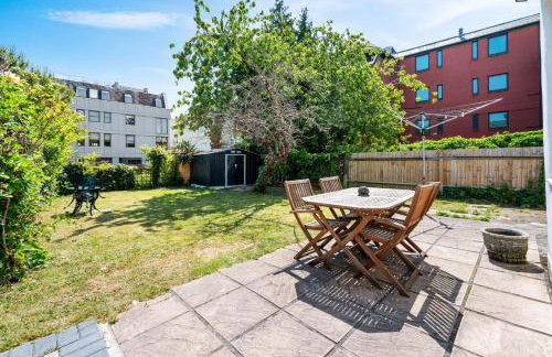 Wimbledon Town Centre Garden Apartment with private parking - Sleeps 5 - Foto 9