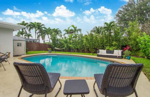 Peaceful retreat with a pool 15 min away beach - Foto 27