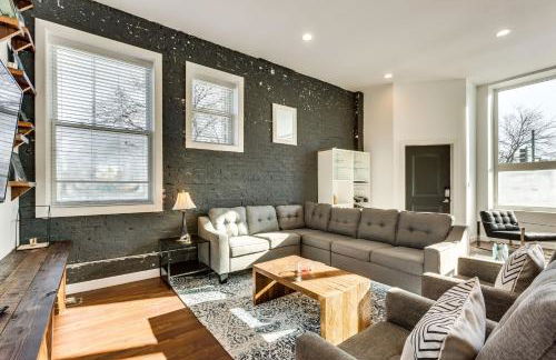 Converted Store Front Home Lets You Live Like a Local in the Heart of it All! condo - Foto 9