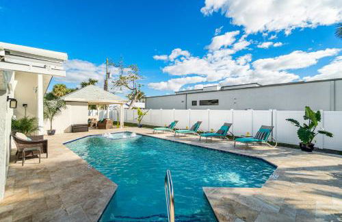 Beach Lux - Heated Pool with Infinity Spa, Cabana, BBQ, Golden Tee - Walk to Beach - by Maven Vacation Rentals - Foto 29