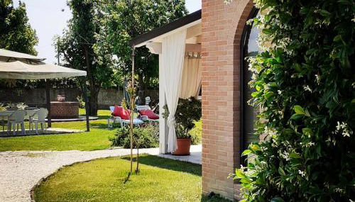 Casolare Isabella "Il rifugio dei vinili" and Alice's room - Foto 1, Garden