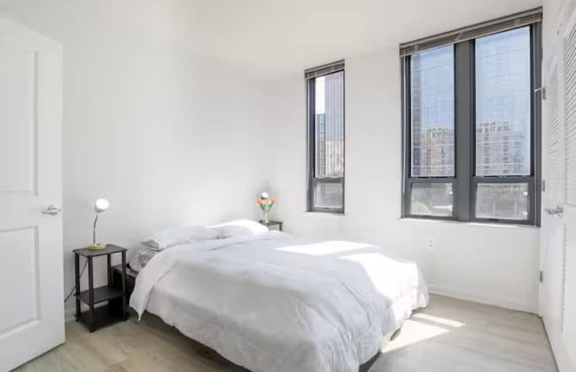 Pentagon Luxe Apartments - Photo 6