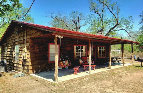 TJs Escape Landmark Oak Tree 1mile2river - Foto 1