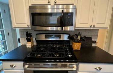 Blue Moon Cottage - Music Room, Inground Pool - Foto 7