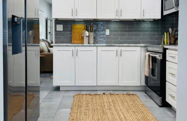 3BR Oasis DT ORL, Full Kitchen & Fenced Yard! - Foto 61