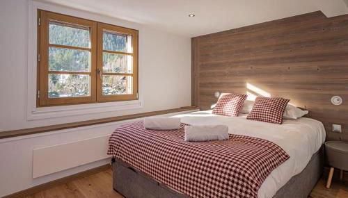 Toits des Pècles Top-Floor Alpine Apartment with Stunning Mont-Blanc View - Photo 2