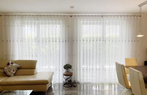 Luxury Wohnung mit Großem Bett und Schlafsofa Luxuriös Ausgestattet mit schöne Terrasse und Garten! - Foto 6