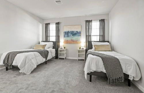 Spacious & Serene Family Gem: Games, Office, Yard! - Foto 23