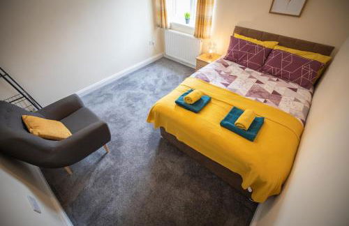 Crystal House Flat 3 - free private parking - metro - Foto 2