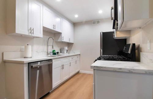 Stylish 1BR Near Universal Studios with Parking - Foto 15