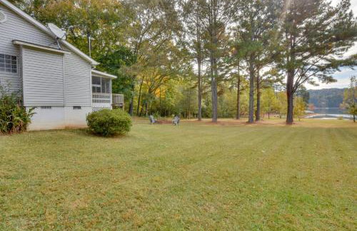 Lakefront Westminster Retreat with Boat Dock! - Foto 33