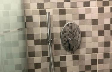 n&ghomesweethome Monet Elegante appartamento casa vacanze - affari - Foto 24