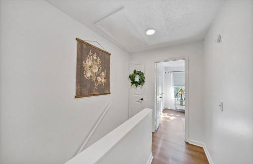 Chic & Modern 2BD Near CAE - Foto 7