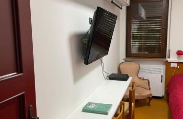 Appartamento per Famiglie in Centro ad Asiago con Posto Auto e Ampio Giardino - Foto 9