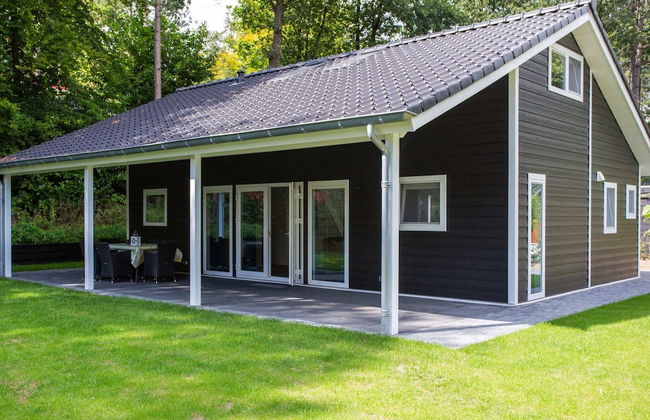 Holiday Home With Covered Terrace in Rhenen - Photo 1
