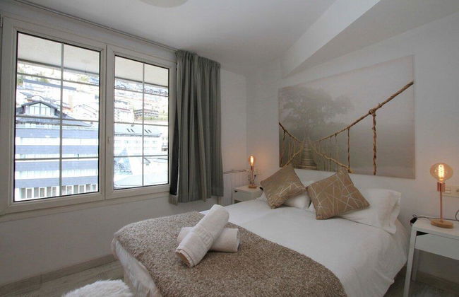 Inside Plaza Sierra Nevada - Foto 14