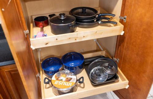 Spacious 3-Bedroom Villa with Heated Saltwater Pool and Fenced Yard in Oakland Park - Foto 53