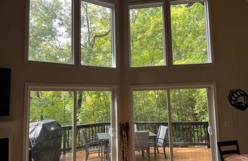 Helen, GA Bear Paw Haus 4 bdrm, sleeps 10, fire pit, pool table, on Golf course - Foto 8