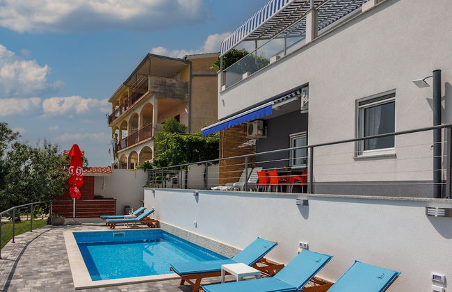 Pool Apartment Yellow Sun Omiš - Photo 10