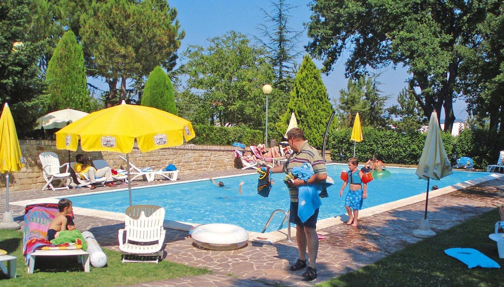 Hotel in Marche With Scenic Hiking Trails - Foto 1, Imagen principal