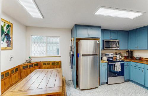 2 Mi to Campus! Family Home with Game Room in Eugene - Photo 6