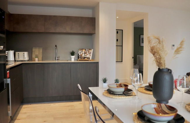 Luxury 2 Bed Apartment Vauxhall, Balcony, Sleeps 6, Central London - Open for Business stays, Long Stays, Families Relocating - Foto 47