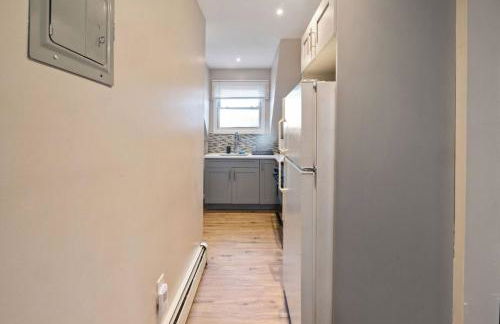 Modern 2BR Near NYC with Free Parking and Workspace - Foto 14