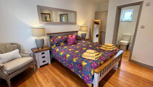 The Manor Coach House - Foto 4, towels, wardrobe