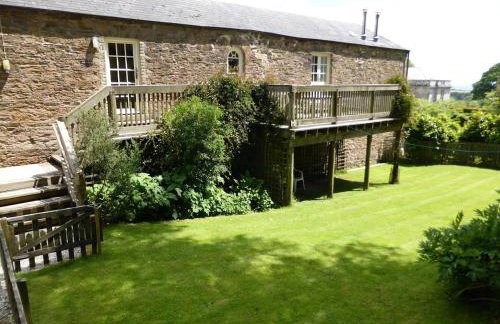 The Old Stables of heritage Tregrehan Garden Cottages on South Coast - Photo 1