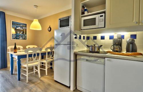 LocaLise - A05 - Plain-pied avec petite vue mer donnant sur la piscine et le jardin - Grande salle de bain - Wifi inclus - draps inclus - animaux bienvenus - parking gratuit - Foto 5