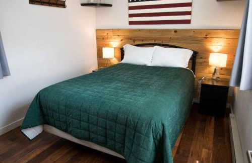 Iron Horse Cabin at Base Camp Lodging Company - Foto 5