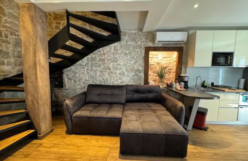 Luxury Apt Petra in 400 year old stone house 4+2 - Photo 22