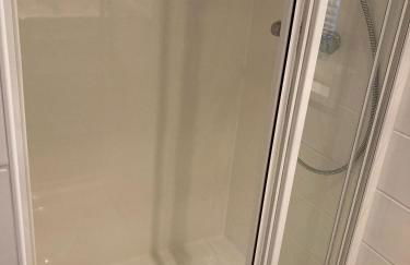 Schwimmende Ferienwohnung, Hausboot Urlaub als Festlieger am Steg - Foto 10