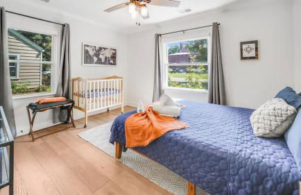 Modern cozy residential home local experience - Foto 35