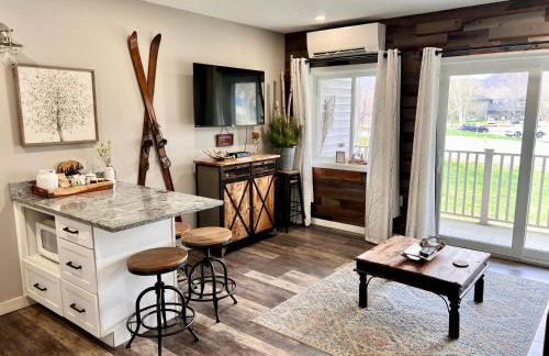 Loon Mountain Retreat with Pool and Hot Tub - Foto 47