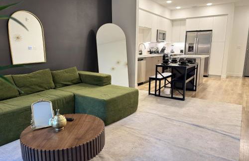 Luxe Deco Haven with Pool, Gym & Parking Close to Disneyland - Foto 63