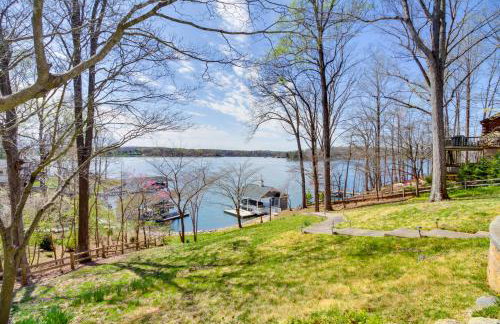 Smith Mountain Lake Getaway w/ Private Dock! - Foto 37