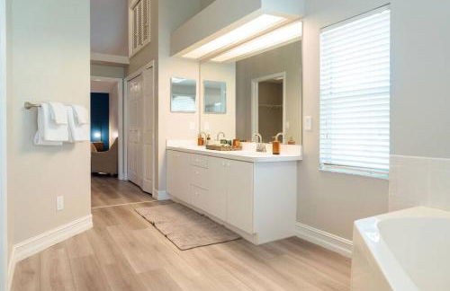 Sovanita House Naples, FL - Photo 18