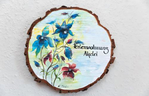 Hof in L i e b e s d o r f - Akelei - Foto 2