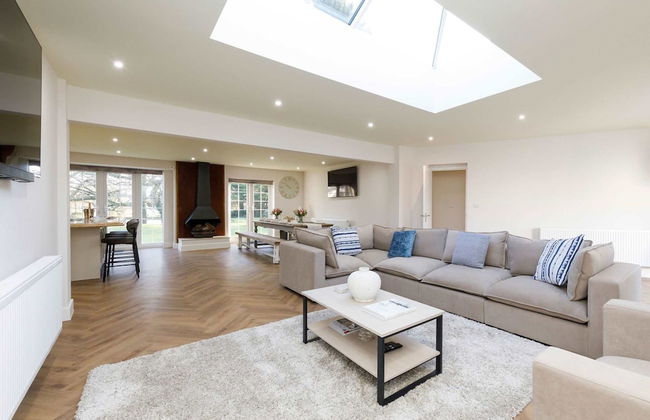 Beautiful 4-bed Close to South Downs Goodwood - Foto 1