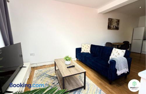 Ground Floor 1 Bedroom Apartment close to Woking train station - Foto 2