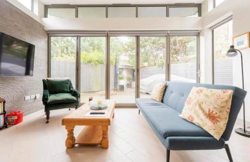 The Studio House - Crouch End - Photo 1