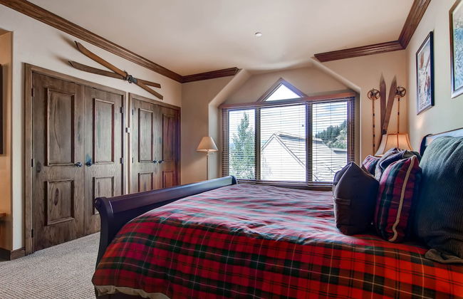 Highlands Area by East West Hospitality - Photo 13