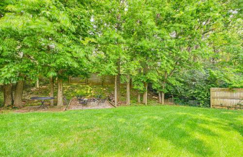 Family Home with Ping-Pong and Fire Pit in Lexington - Foto 25