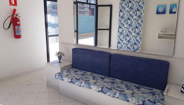 Coin salon dans le hall