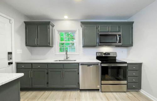 Fenced-In 3 BR Swingset, Carport, North Raleigh - Foto 4