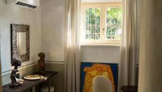 3 Bedrooms Old Town Secret Gem with Private Garden - Foto 2