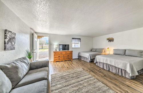 Chisums Cabin Unit, 6 Mi to River Park! - Foto 1